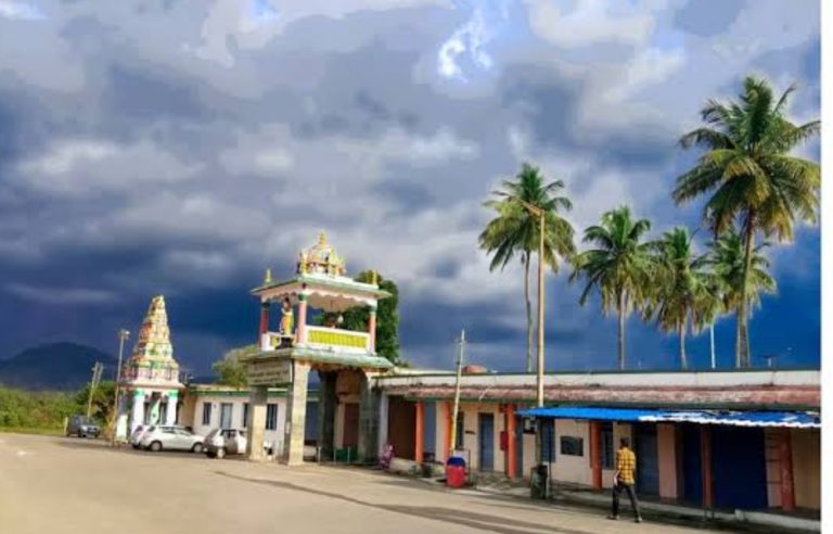 ರಂಭಾಪುರಿ ಮಠದಲ್ಲಿ ನೂತನ ದೇವಾಲಯ ನಿರ್ಮಾಣಕ್ಕೆ ಸಿಎಂ ಡಿಕೆಶಿ ಶಂಕುಸ್ಥಾಪನೆ